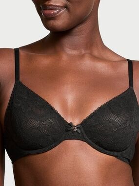 Victoria's Secret Black Lace Underwire Unlined Bra with Heart Charm